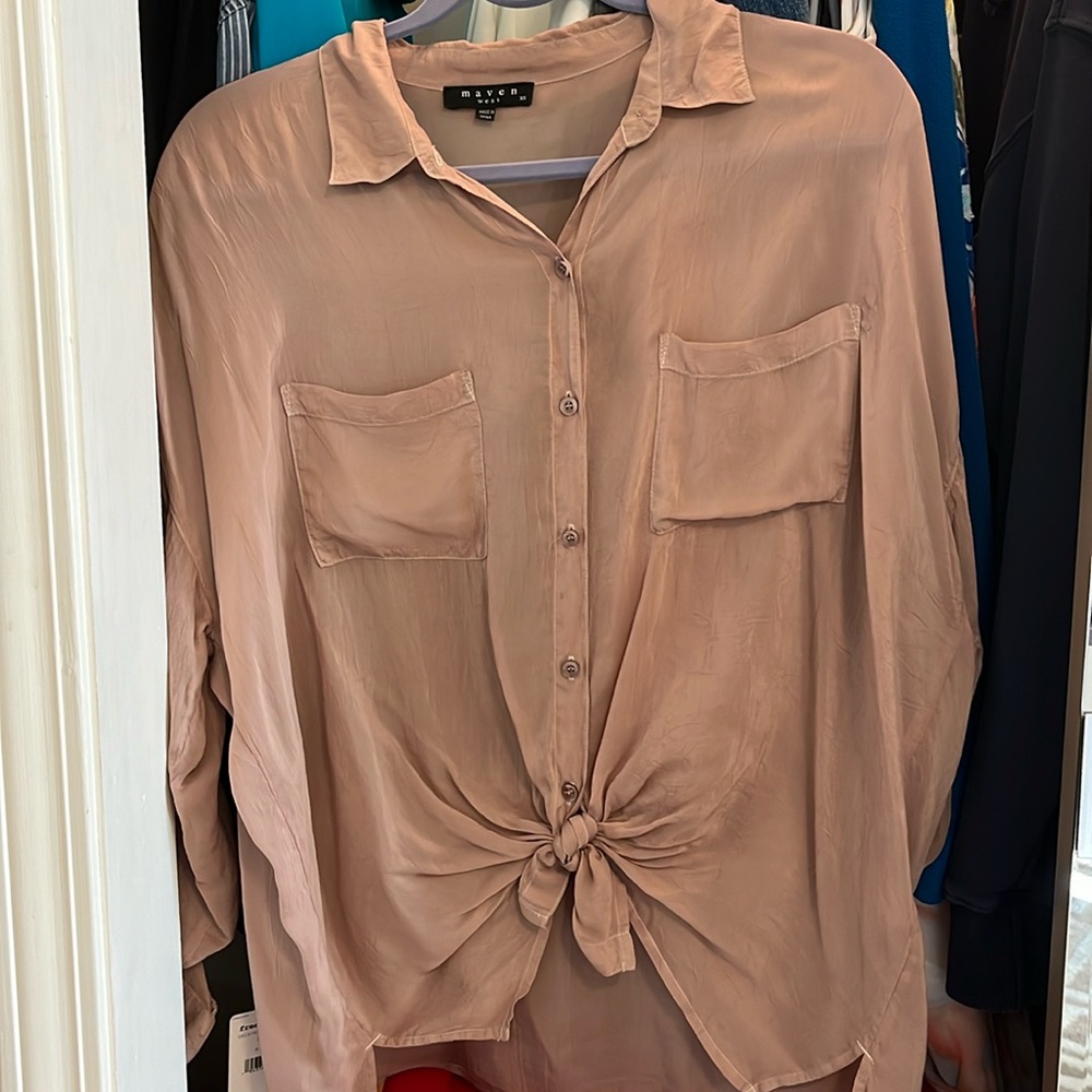 Maven West blouse size XS. This brand runs large